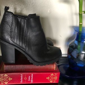 💖🖤 Leather Booties 🖤💖